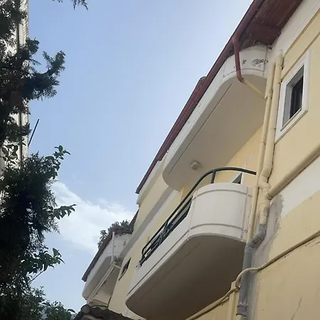 Lily's Appartement Kamena Vourla